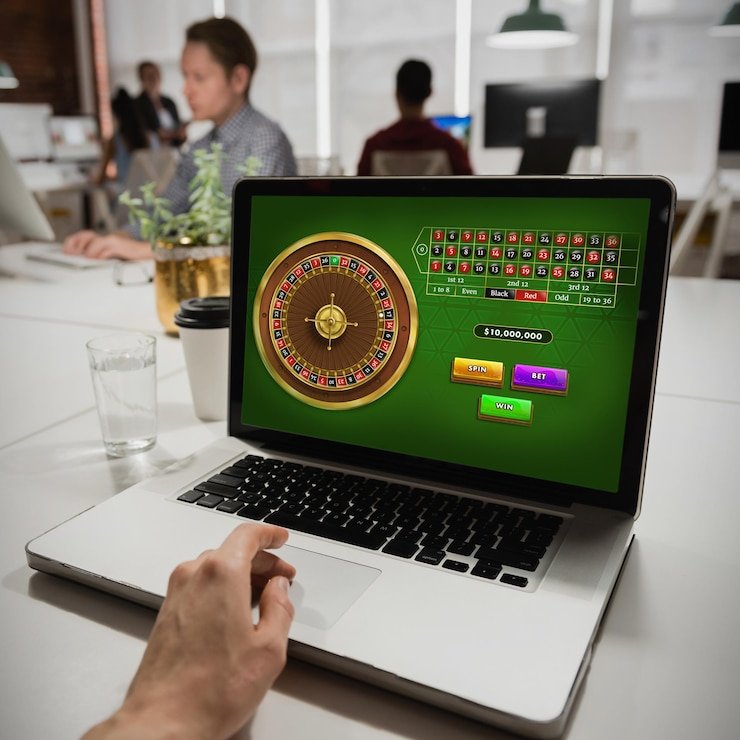 Penggemar sepak bola menikmati pertandingan dan taruhan daring di platform danaqq yang responsif